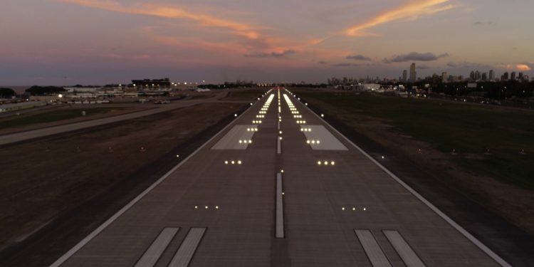 Buenos Aires Airport reopens with domestic and regional flights